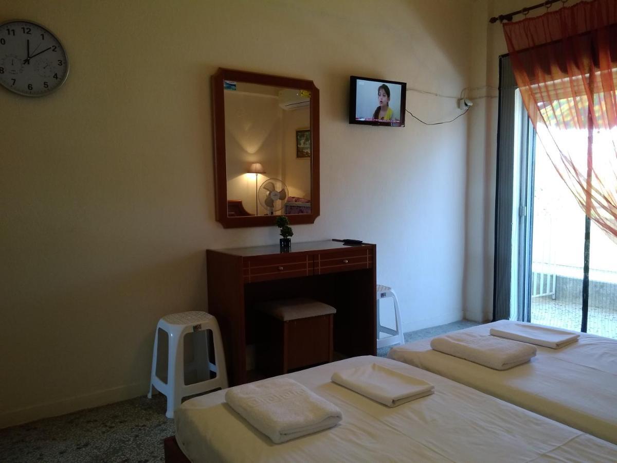 Rooms To Let Giannis Makrygialos Exterior photo